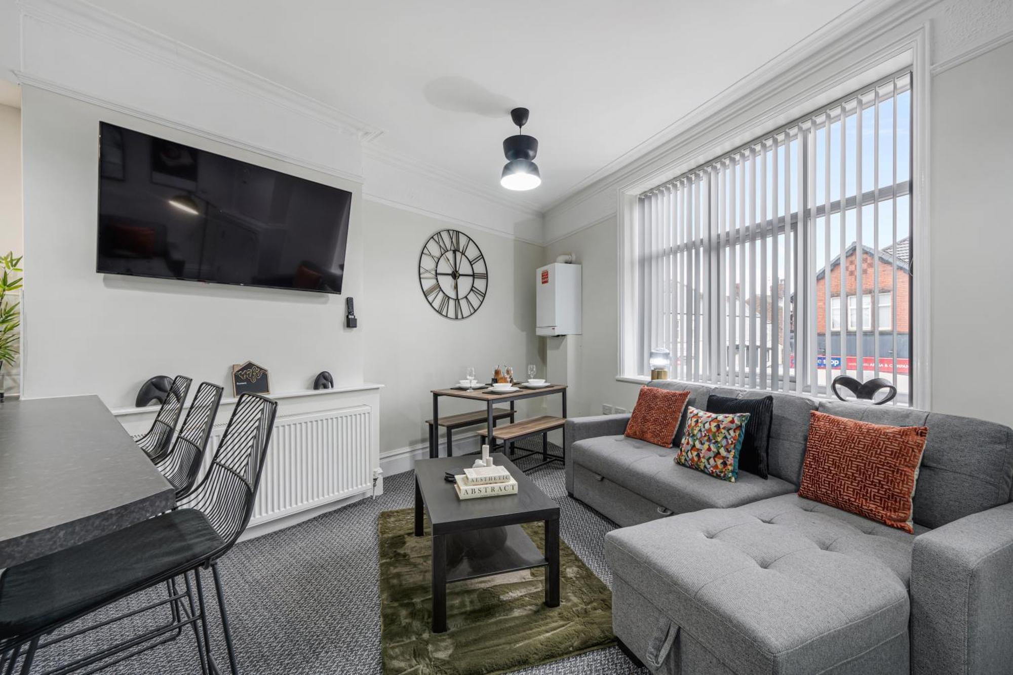 Anfield Cosy Stays - Air Host & Stay - Sleeps 14 Liverpool Exterior foto
