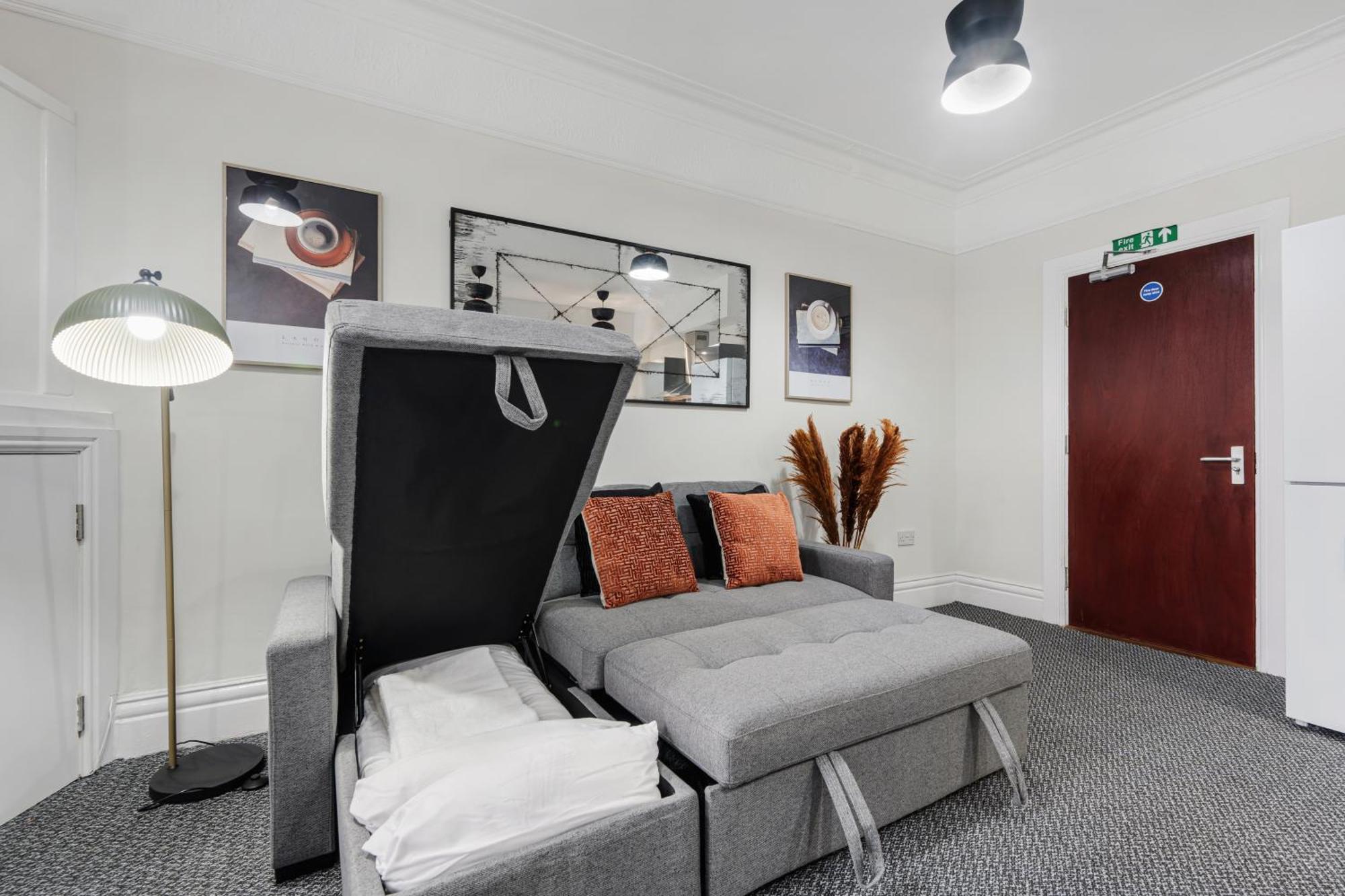 Anfield Cosy Stays - Air Host & Stay - Sleeps 14 Liverpool Exterior foto