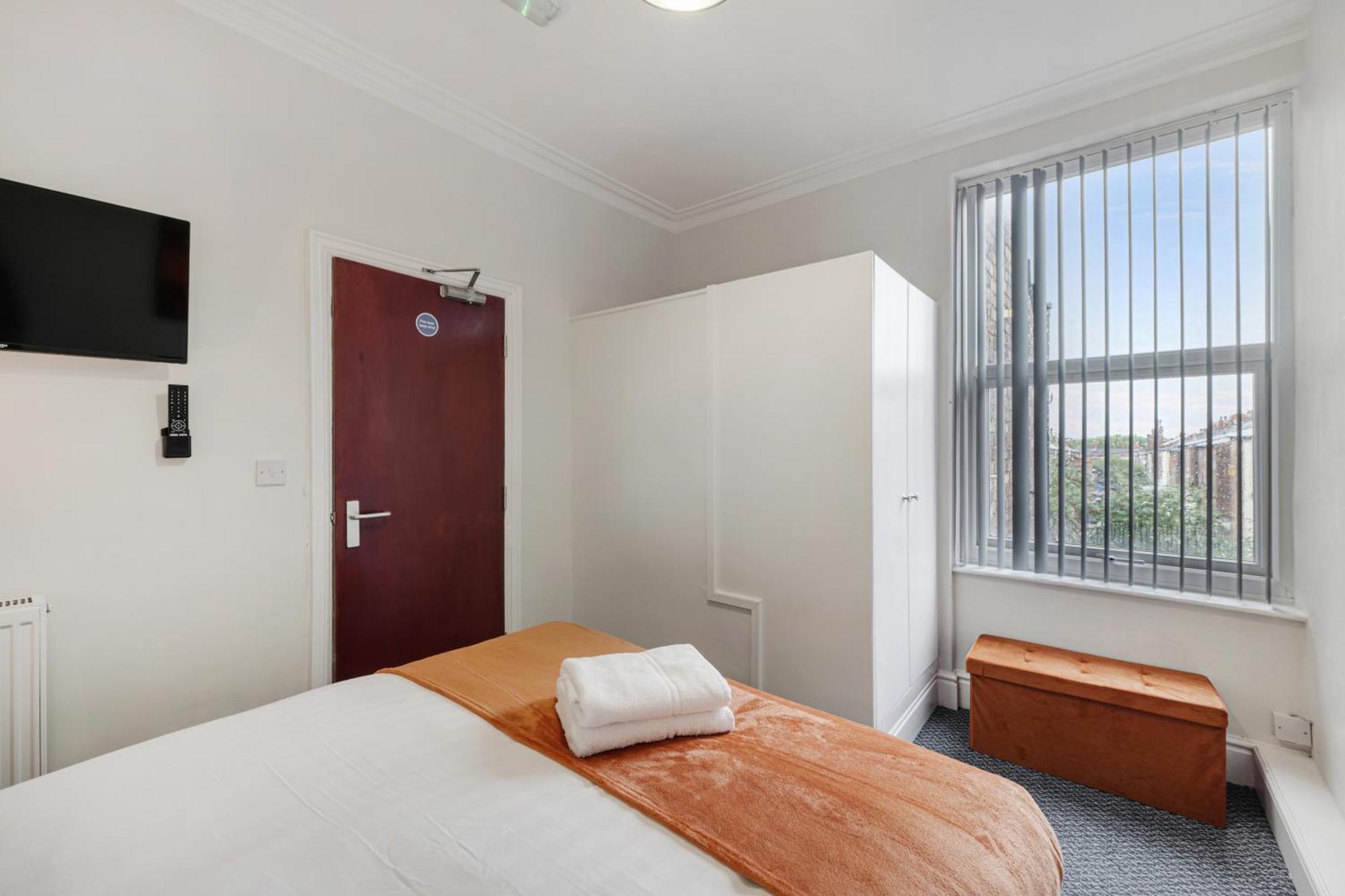 Anfield Cosy Stays - Air Host & Stay - Sleeps 14 Liverpool Exterior foto