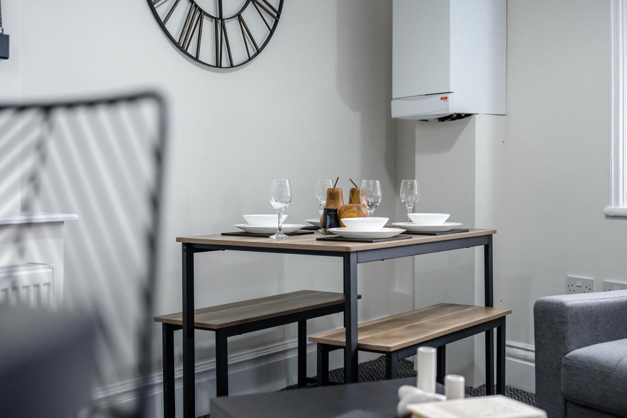 Anfield Cosy Stays - Air Host & Stay - Sleeps 14 Liverpool Exterior foto