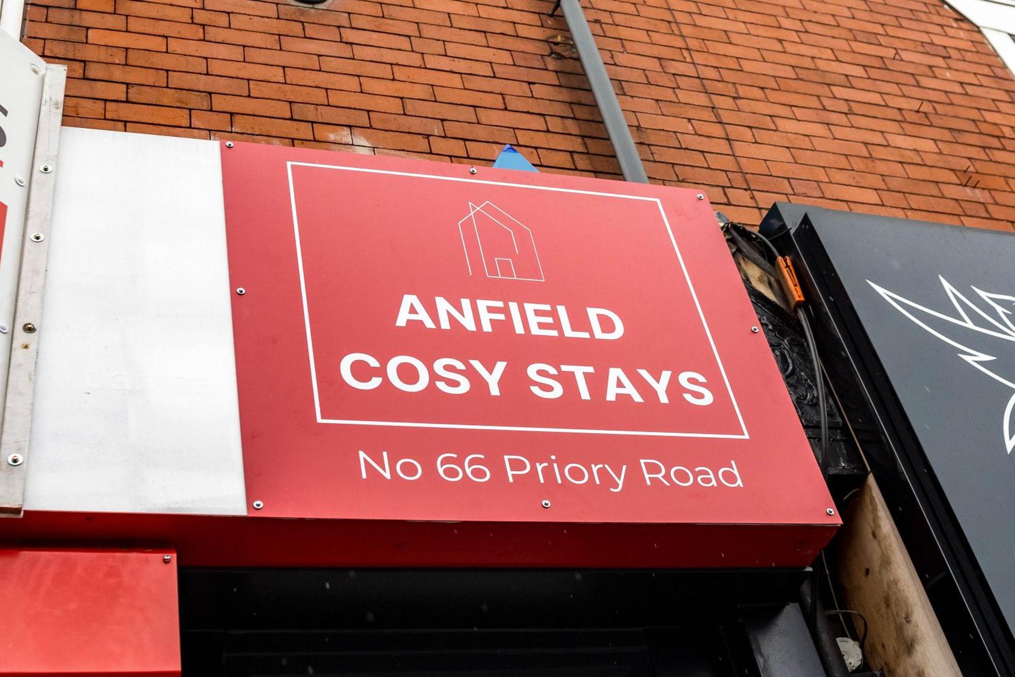 Air Host & Stay - Anfield Cosy Stays, Sleeps 14 Liverpool Exterior foto